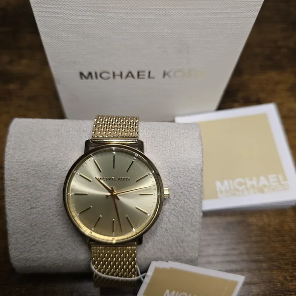 Michael Kors Gold Watch - Picture 2 of 5